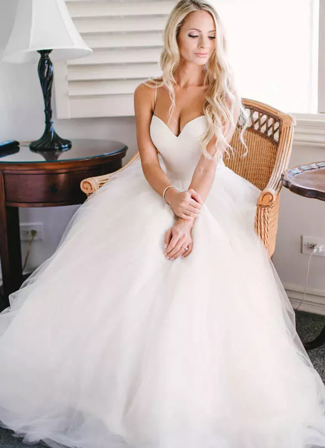 A-line/princess Sweetheart Sleeveless Sweep Train Tulle Sashes Wedding Dress