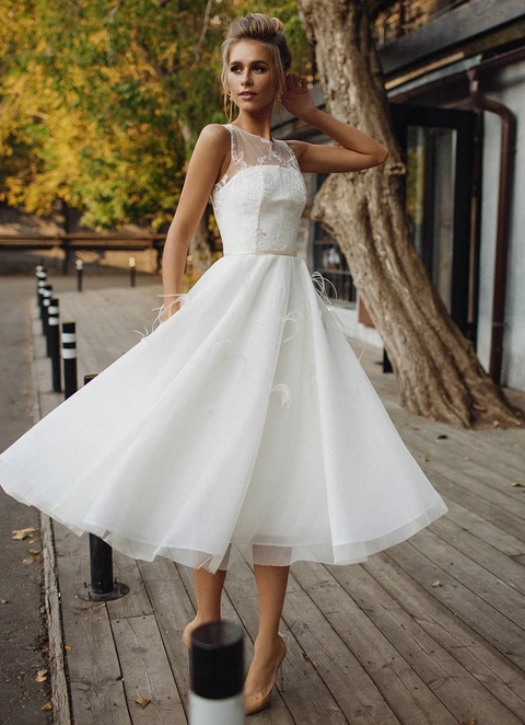 Ball-gown/princess Illusion Sleeveless Tea-length Tulle Wedding Dress With Lace Waistband