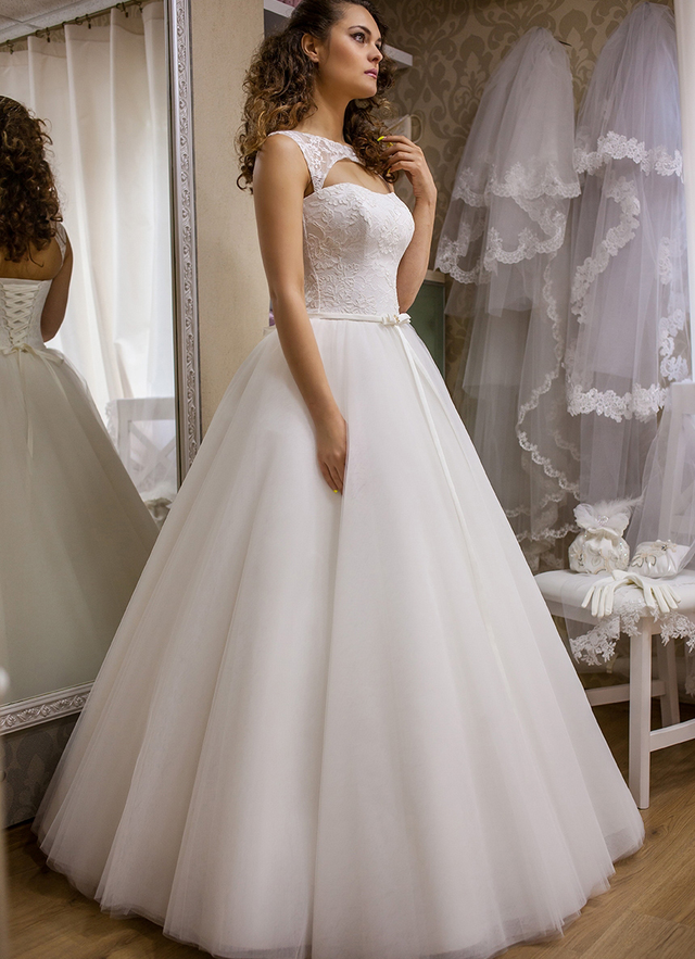 Ball-gown/princess Illusion Sleeveless Long/floor-length Tulle Wedding Dress With Bowknot Lace