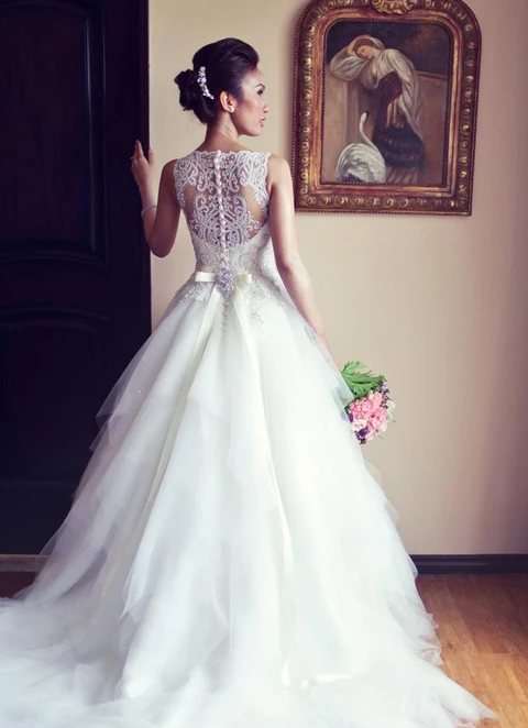 Ball Gown Square Appliqued Beaded Button Back Tulle Chapel Train Wedding Dresses