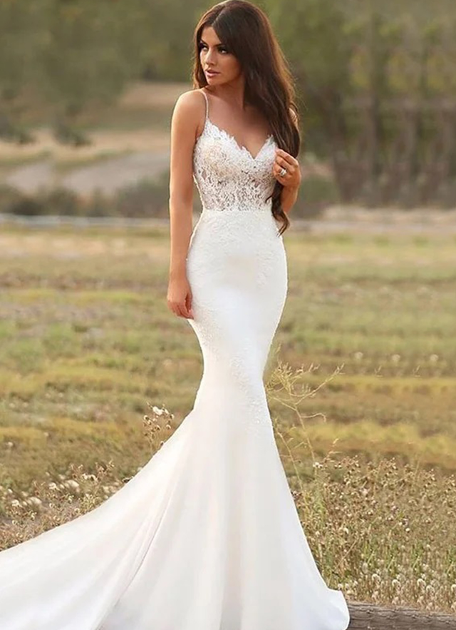 Trumpet/mermaid Court Train Lace Tulle Wedding Dress With Appliques