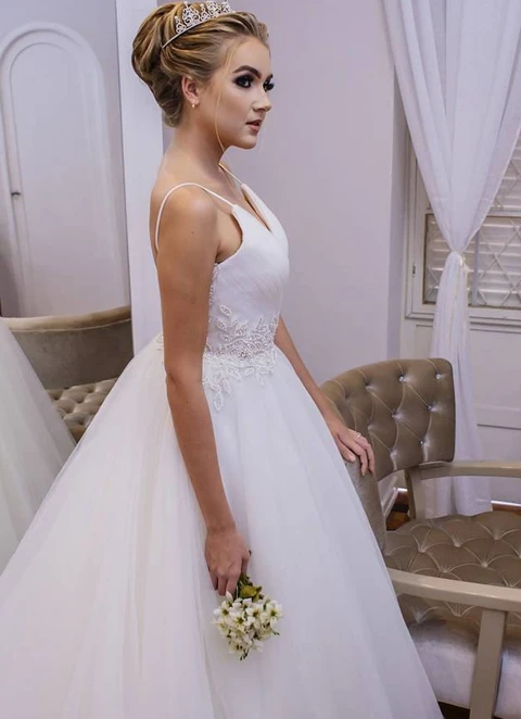 Ball Gown V Neck Sleeveless Long/floor-length Tulle Appliqued Wedding Dress