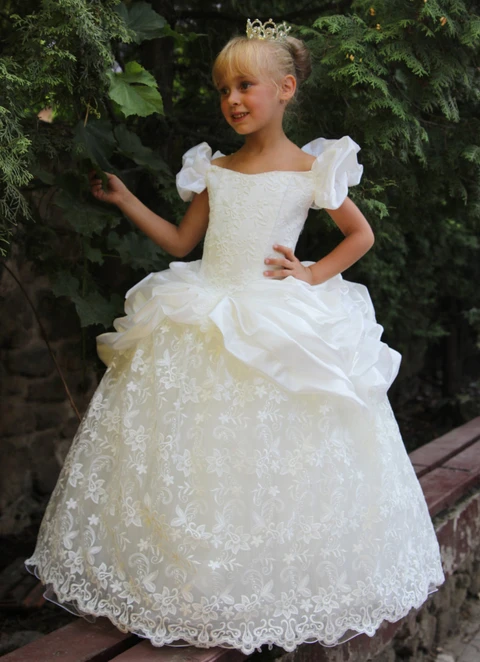 Ball-gown/princess Off The Shoulder Long/floor-length Lace Flower Girl Dresses With Ruffles