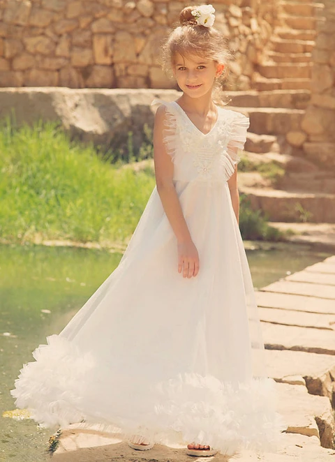 A Line Floor-length V-neck Sleevesless Tulle Flower Girl Dresses With Lace Appliqued